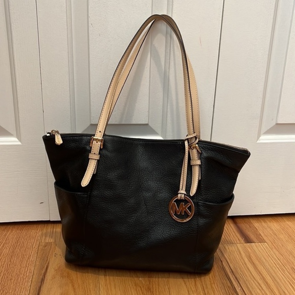 Michael Kors Black & Tan Pebbled leather Jet set tote bag